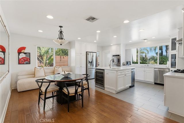 23365 Calvert Street, Woodland Hills, CA 91367