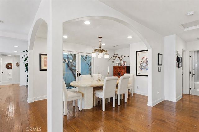 23365 Calvert Street, Woodland Hills, CA 91367