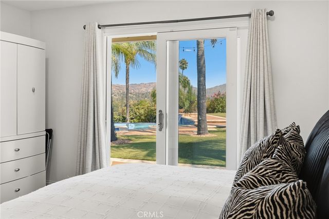 23365 Calvert Street, Woodland Hills, CA 91367