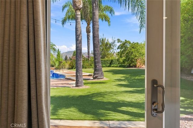 23365 Calvert Street, Woodland Hills, CA 91367