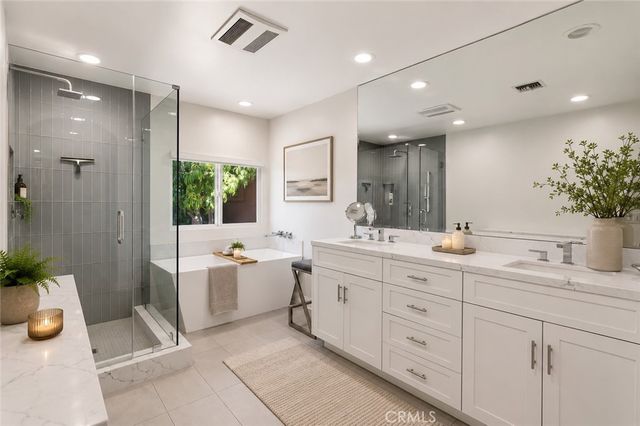 23365 Calvert Street, Woodland Hills, CA 91367