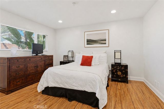 23365 Calvert Street, Woodland Hills, CA 91367