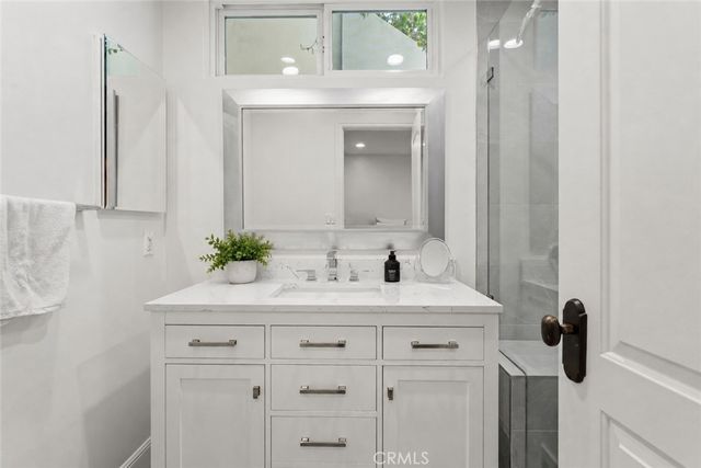 23365 Calvert Street, Woodland Hills, CA 91367