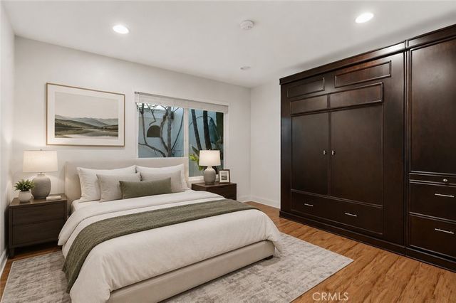 23365 Calvert Street, Woodland Hills, CA 91367