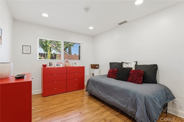 23365 Calvert Street, Woodland Hills, CA 91367