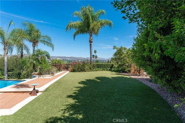 23365 Calvert Street, Woodland Hills, CA 91367