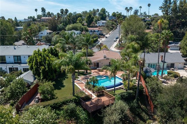 23365 Calvert Street, Woodland Hills, CA 91367