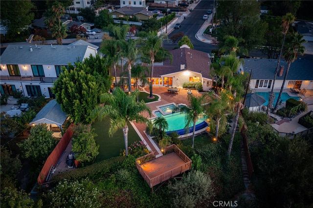 23365 Calvert Street, Woodland Hills, CA 91367