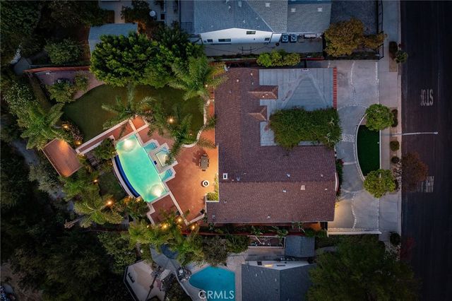 23365 Calvert Street, Woodland Hills, CA 91367