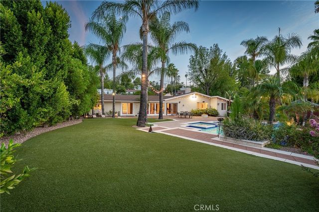 23365 Calvert Street, Woodland Hills, CA 91367