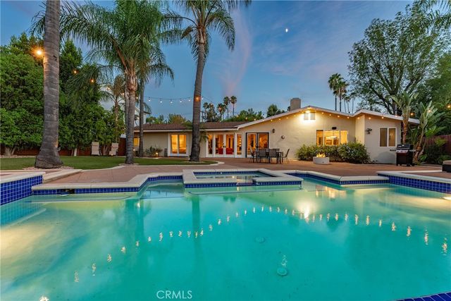 23365 Calvert Street, Woodland Hills, CA 91367