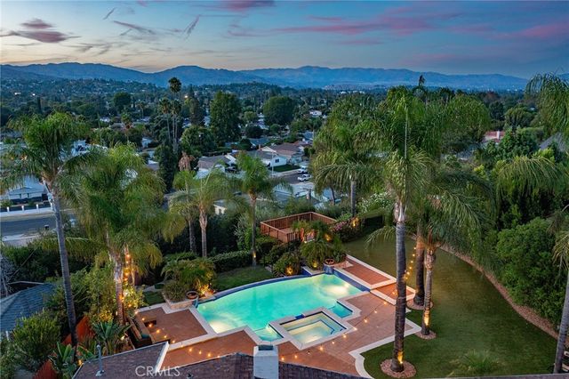 23365 Calvert Street, Woodland Hills, CA 91367