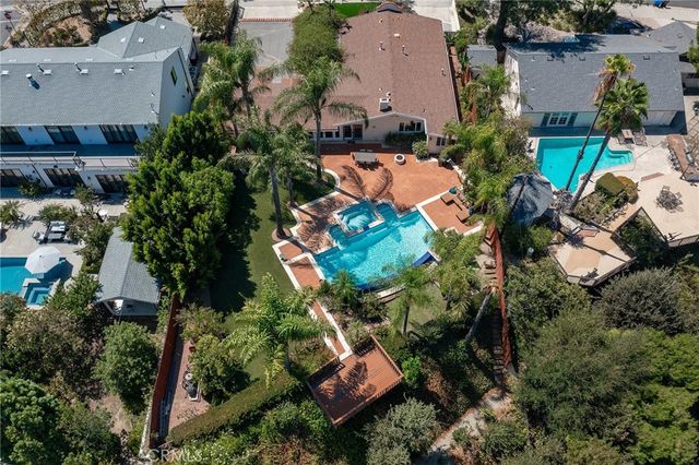 23365 Calvert Street, Woodland Hills, CA 91367
