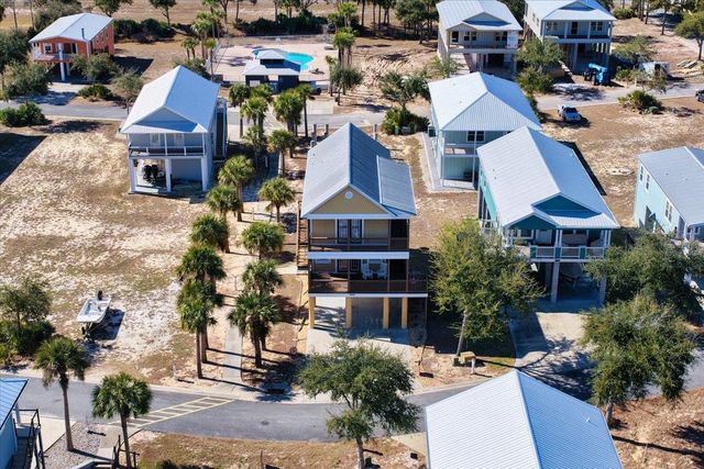 1259 NE Rivers Bend Way, Steinhatchee, FL 32359