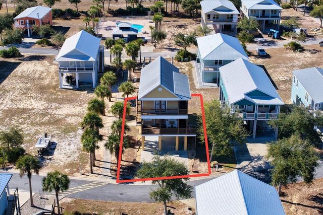 1259 NE Rivers Bend Way, Steinhatchee, FL 32359