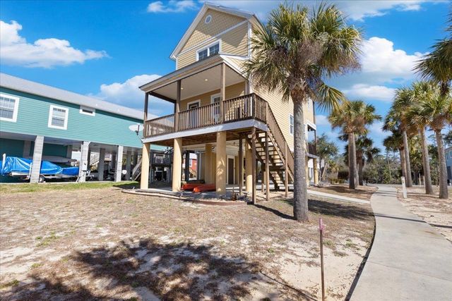 1259 NE Rivers Bend Way, Steinhatchee, FL 32359