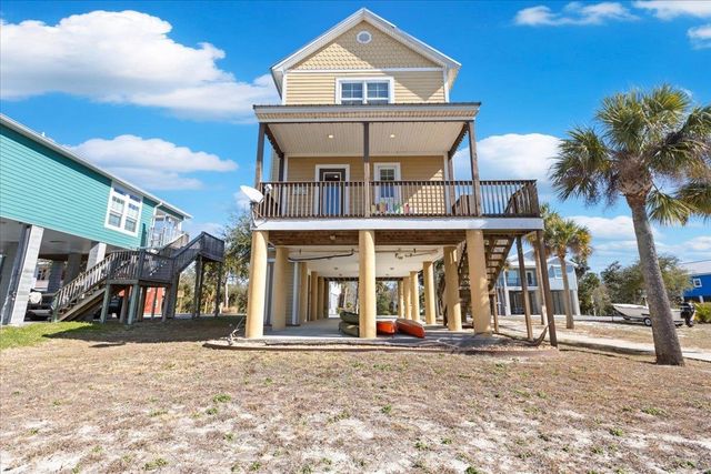 1259 NE Rivers Bend Way, Steinhatchee, FL 32359