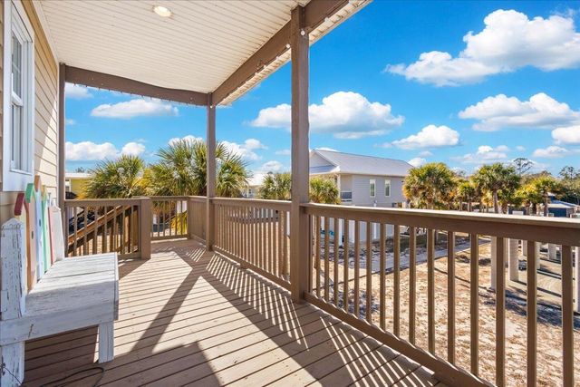 1259 NE Rivers Bend Way, Steinhatchee, FL 32359