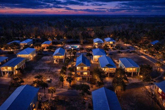 1259 NE Rivers Bend Way, Steinhatchee, FL 32359