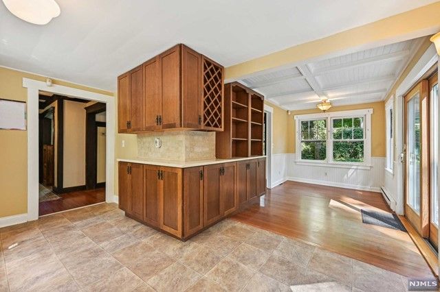 86 Westville Avenue, Caldwell, NJ 07006