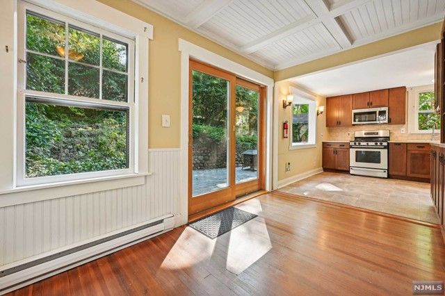 86 Westville Avenue, Caldwell, NJ 07006