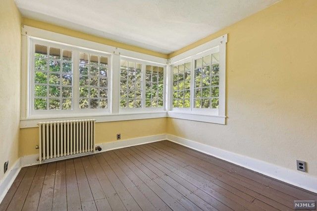 86 Westville Avenue, Caldwell, NJ 07006