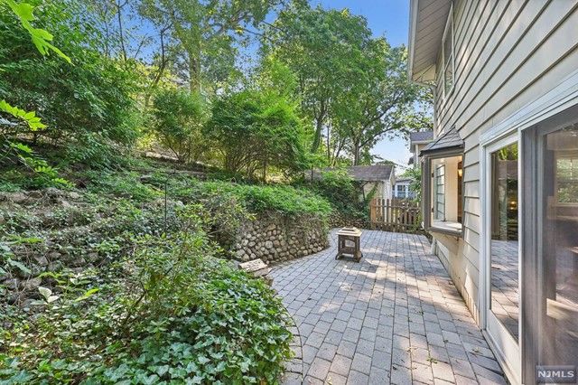 86 Westville Avenue, Caldwell, NJ 07006