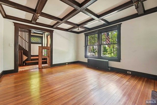 86 Westville Avenue, Caldwell, NJ 07006