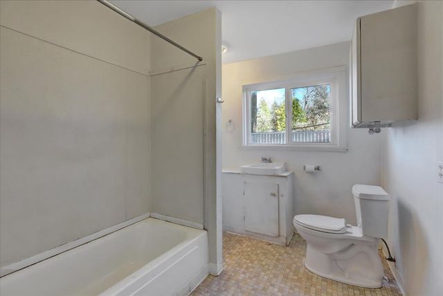 12282 Rough And Ready Hwy, Grass Valley, CA 95945