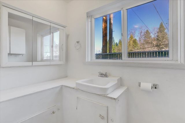 12282 Rough And Ready Hwy, Grass Valley, CA 95945