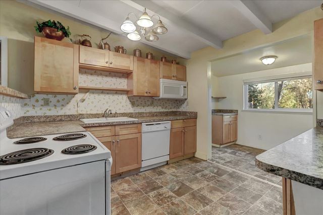 12282 Rough And Ready Hwy, Grass Valley, CA 95945