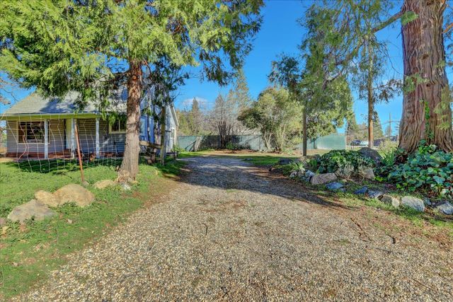 12282 Rough And Ready Hwy, Grass Valley, CA 95945