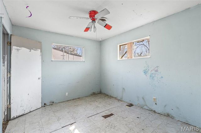 9226 Bataan Drive, St Louis, MO 63134