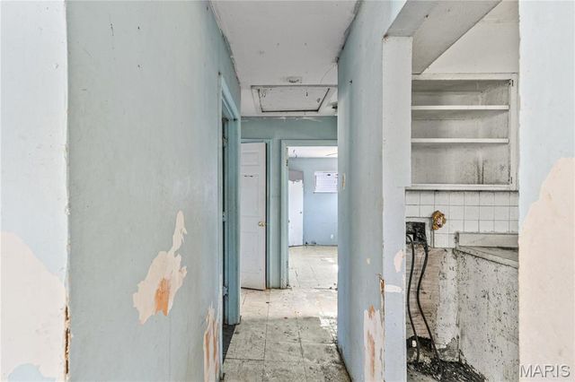 9226 Bataan Drive, St Louis, MO 63134