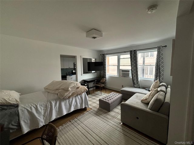 251-255 W Broadway 203, Long Beach, NY 11561