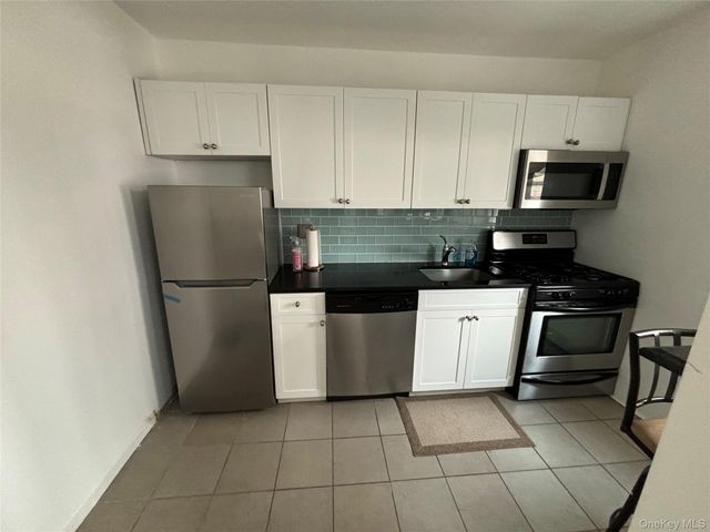 251-255 W Broadway 203, Long Beach, NY 11561
