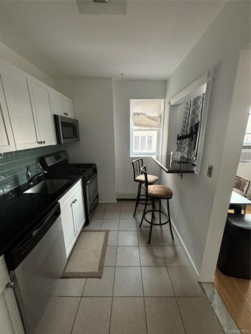 251-255 W Broadway 203, Long Beach, NY 11561
