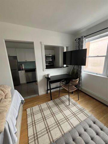 251-255 W Broadway 203, Long Beach, NY 11561