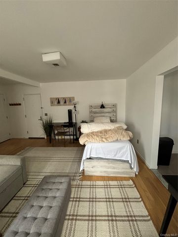 251-255 W Broadway 203, Long Beach, NY 11561