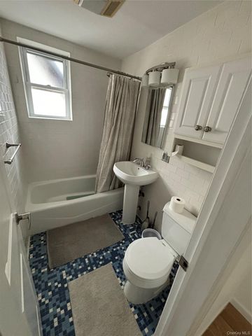 251-255 W Broadway 203, Long Beach, NY 11561