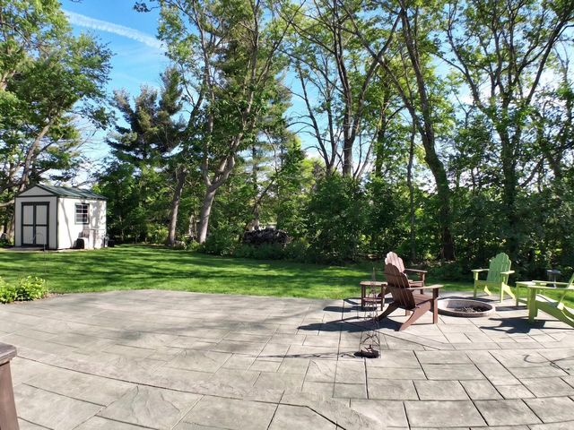 W307N6992 Club CIRCLE E, Hartland, WI 53029