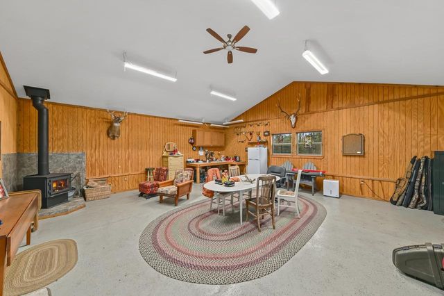 W307N6992 Club CIRCLE E, Hartland, WI 53029