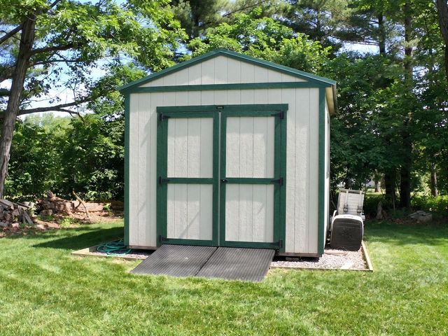 W307N6992 Club CIRCLE E, Hartland, WI 53029