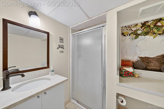 4059 Gatesford Circle Drive, Troy, MI 48085