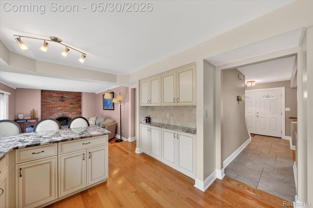 4059 Gatesford Circle Drive, Troy, MI 48085