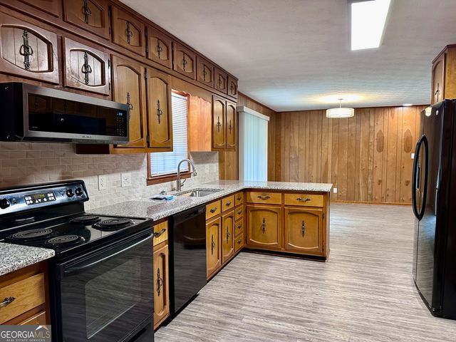 5506 Woodland Drive, Douglasville, GA 30135
