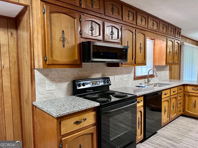 5506 Woodland Drive, Douglasville, GA 30135
