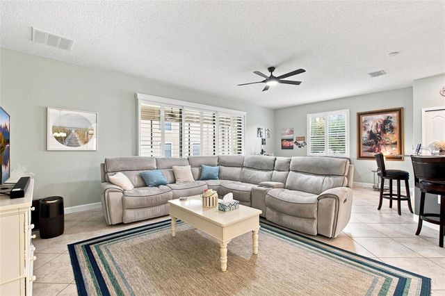 8961 DOVE VALLEY WAY, Davenport, FL 33896