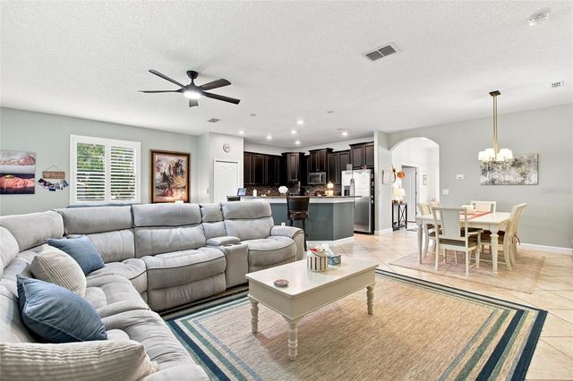 8961 DOVE VALLEY WAY, Davenport, FL 33896