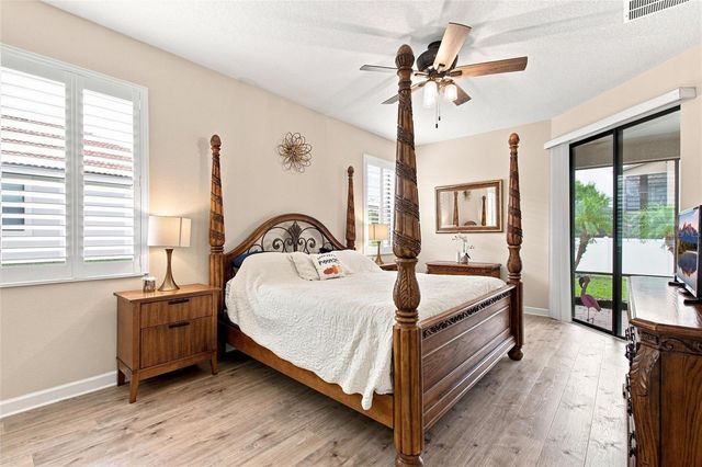 8961 DOVE VALLEY WAY, Davenport, FL 33896